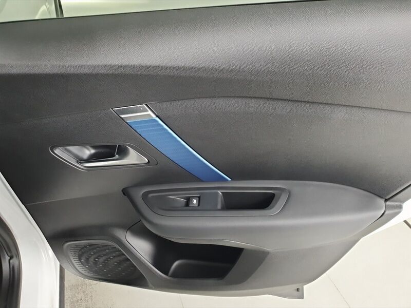 More views of Citroen E-C4 X 