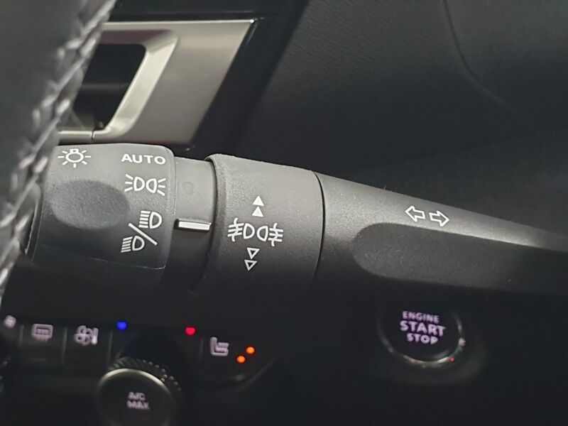 More views of Citroen E-C4 X 