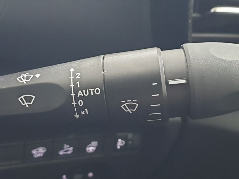 More views of Citroen E-C4 X 