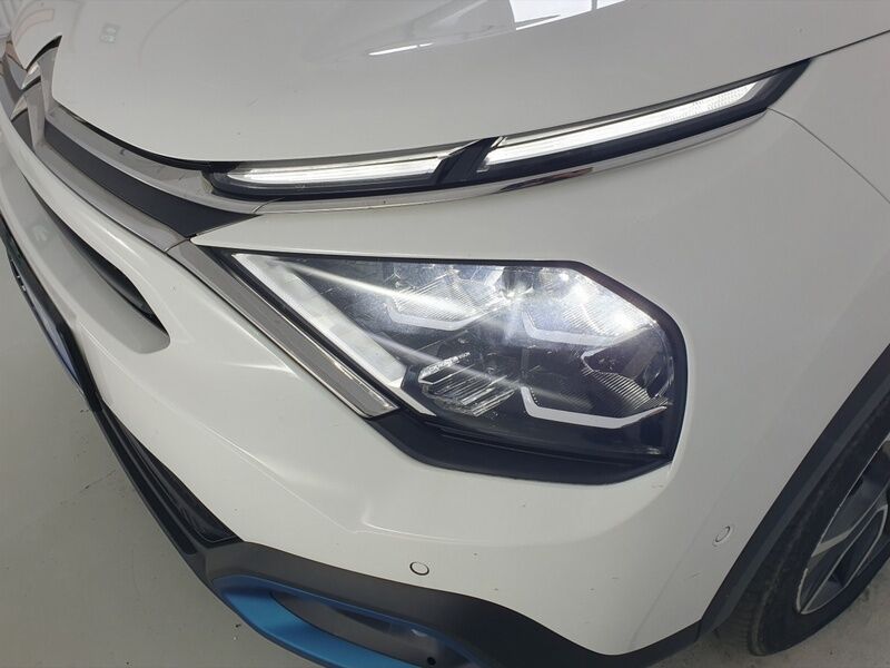 More views of Citroen E-C4 X 