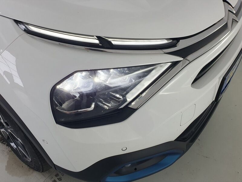 More views of Citroen E-C4 X 