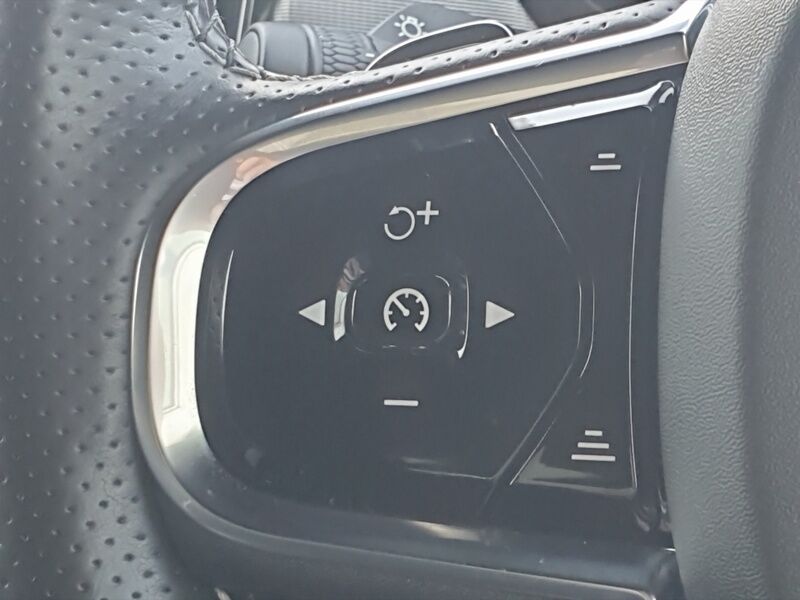 More views of Volvo S90