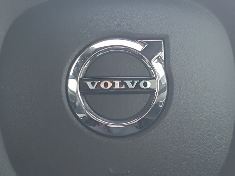 More views of Volvo S90