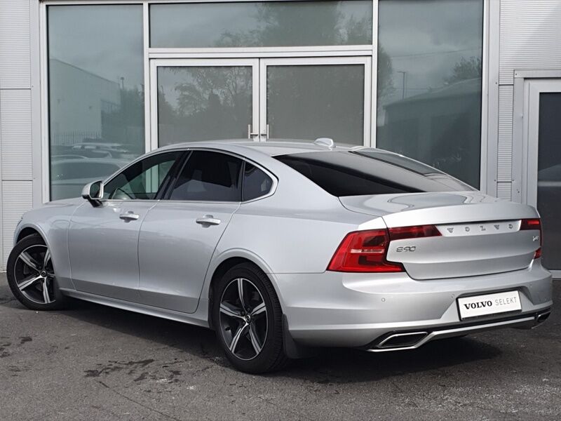 More views of Volvo S90