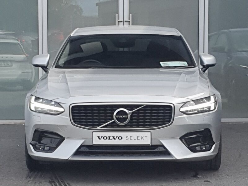 More views of Volvo S90