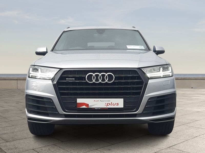 More views of Audi Q7