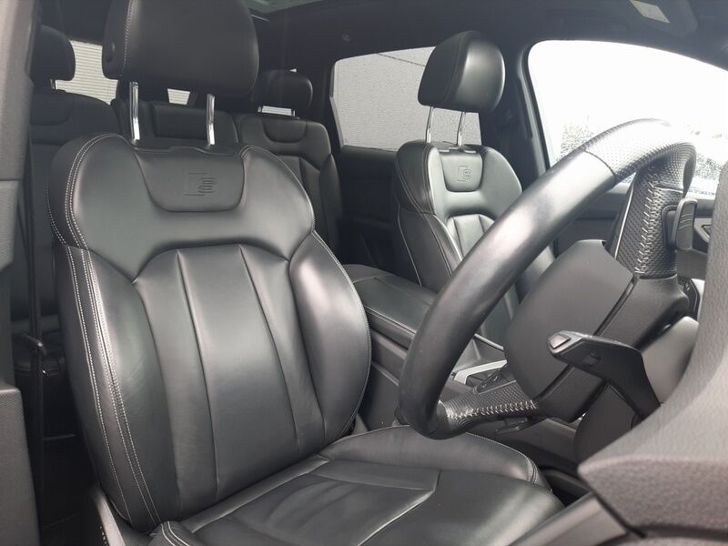 More views of Audi Q7