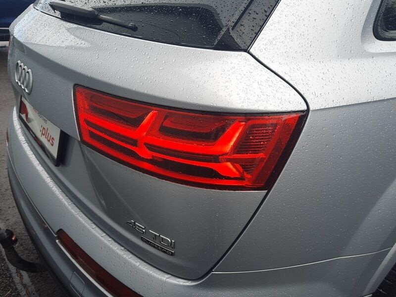 More views of Audi Q7