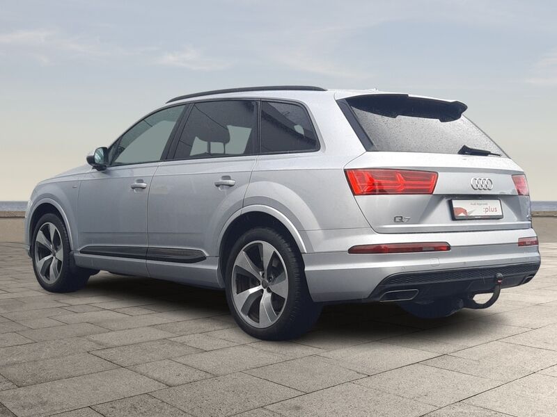More views of Audi Q7