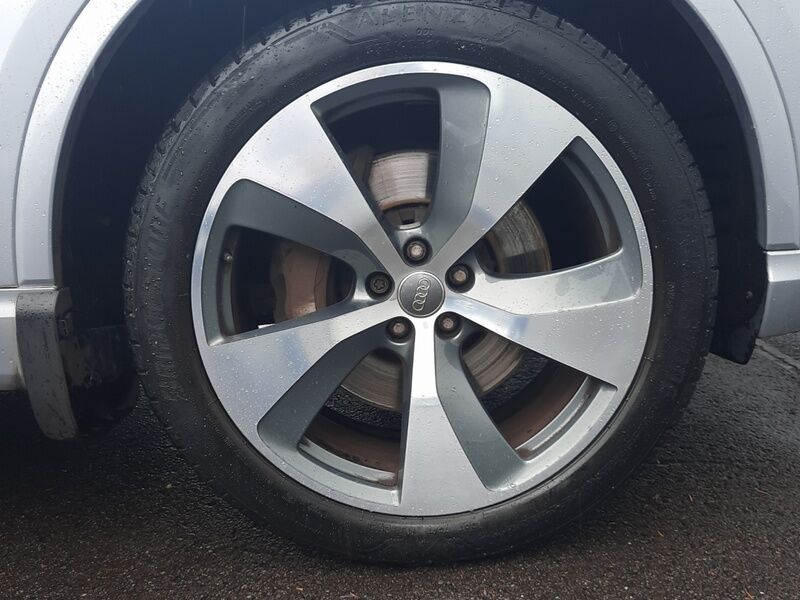 More views of Audi Q7