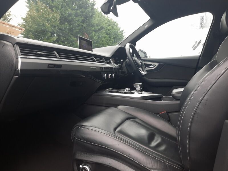 More views of Audi Q7