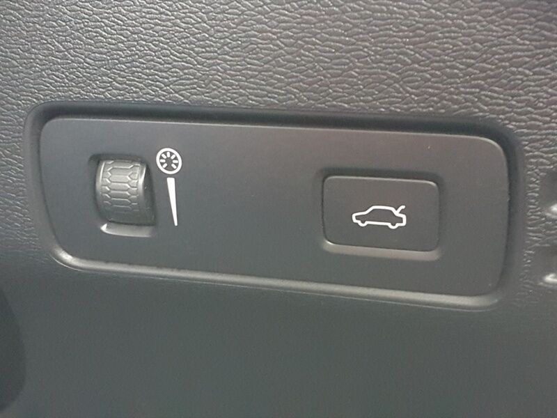 More views of Volvo XC40