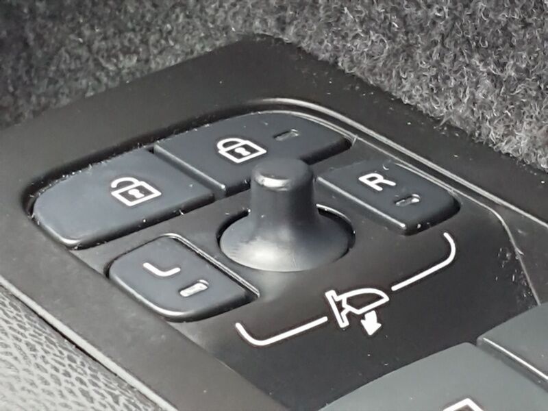 More views of Volvo XC40