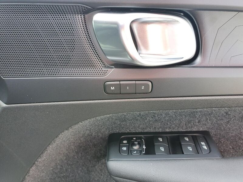 More views of Volvo XC40