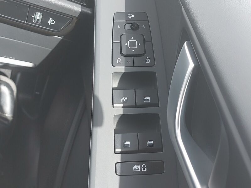 More views of Kia E-Niro