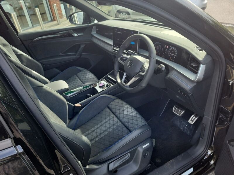 More views of Volkswagen Tayron