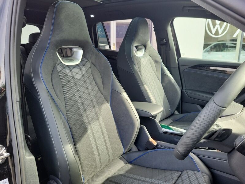 More views of Volkswagen Tayron