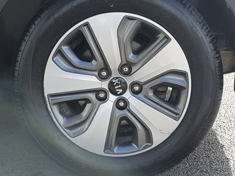 More views of Kia Niro