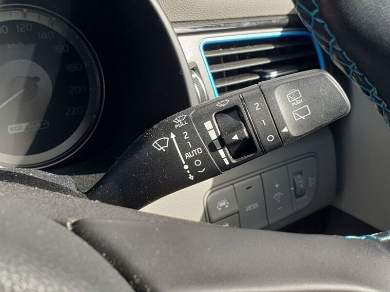 More views of Kia Niro
