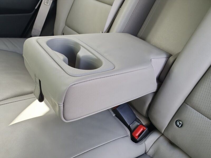 More views of Kia Niro