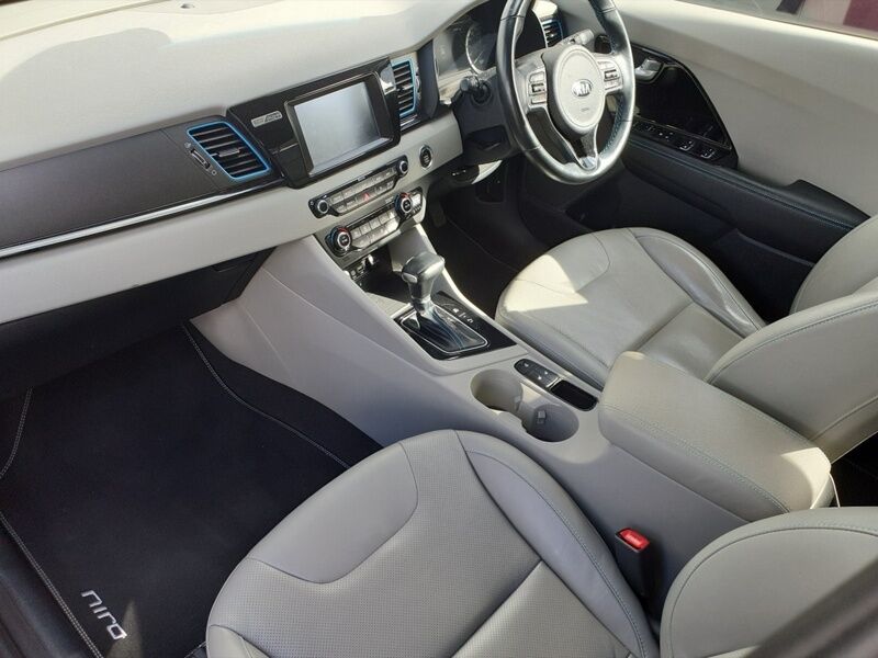 More views of Kia Niro
