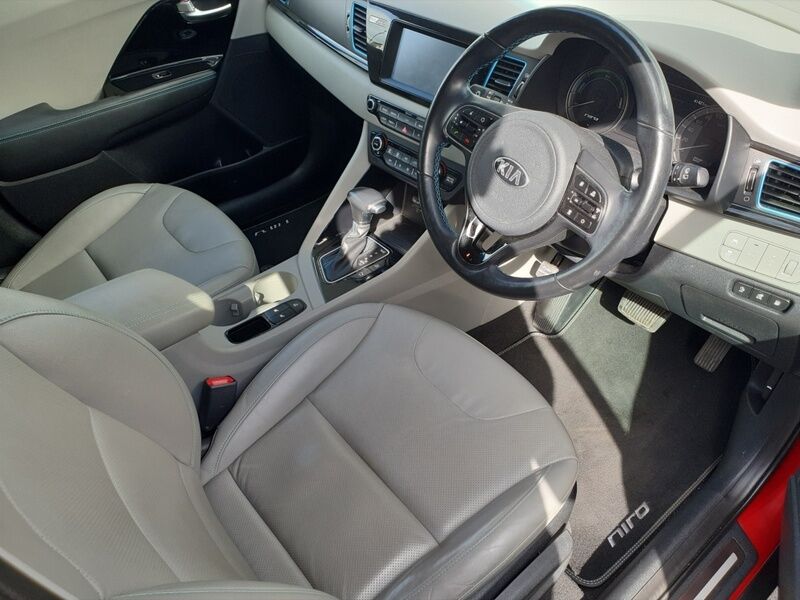 More views of Kia Niro