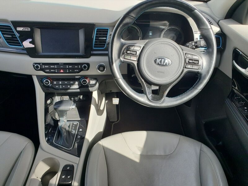 More views of Kia Niro