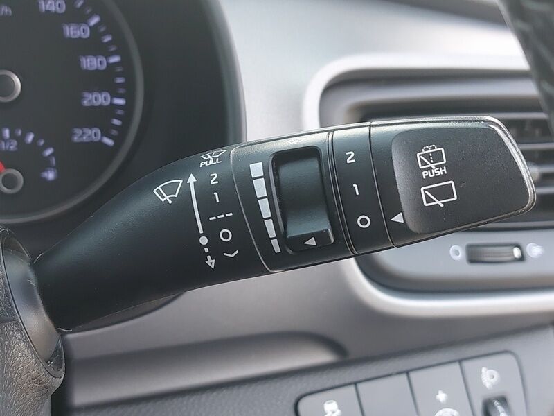 More views of Kia Stonic