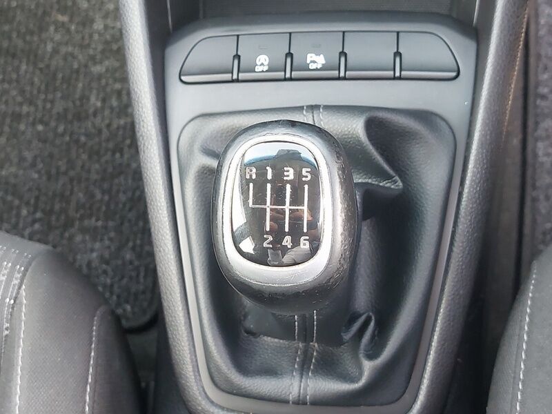 More views of Kia Stonic