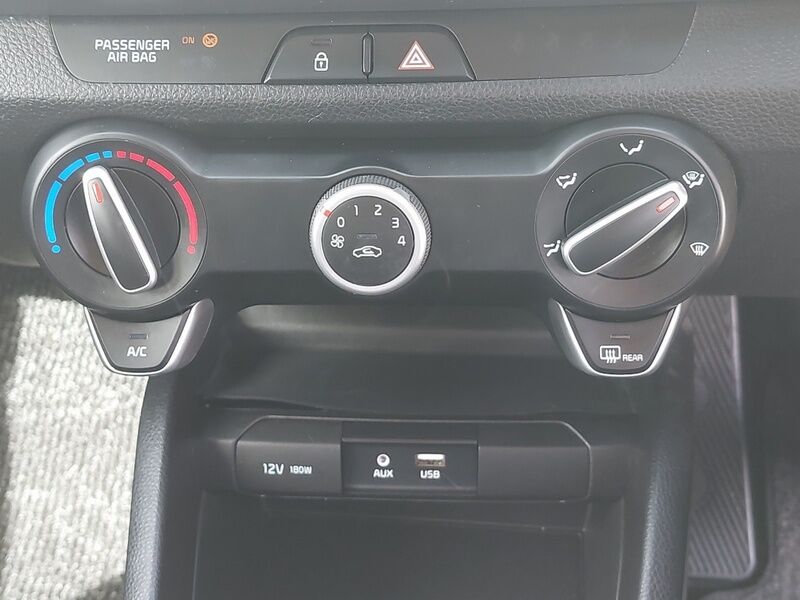 More views of Kia Stonic