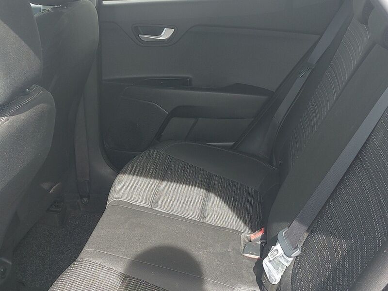 More views of Kia Stonic