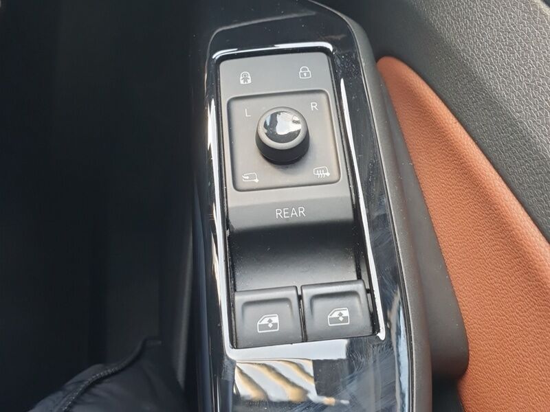 More views of Volkswagen ID.4