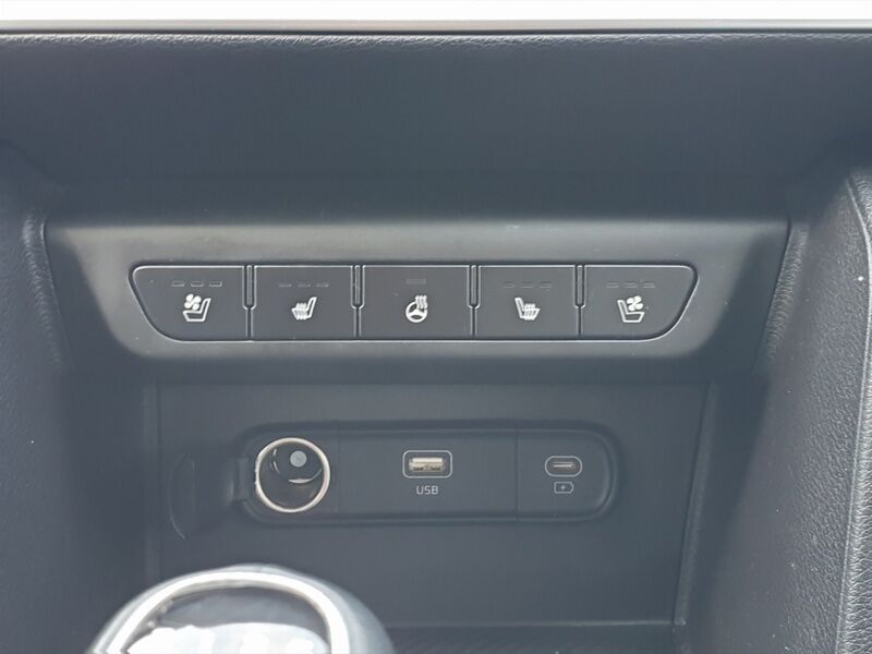 More views of Kia Sportage