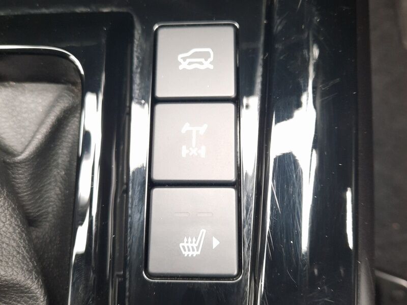 More views of Isuzu D-Max