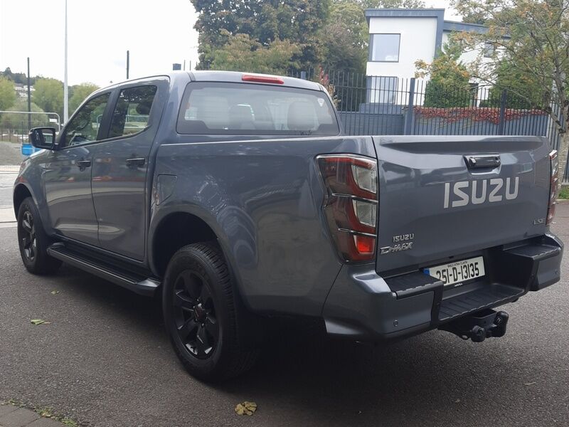 More views of Isuzu D-Max