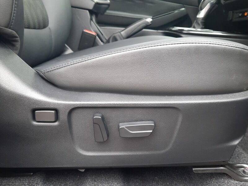 More views of Isuzu D-Max