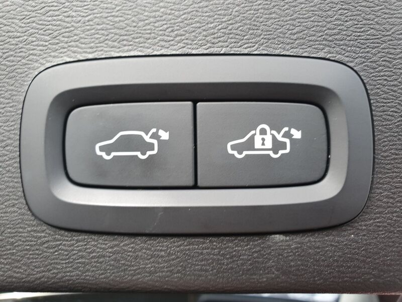 More views of Volvo XC40