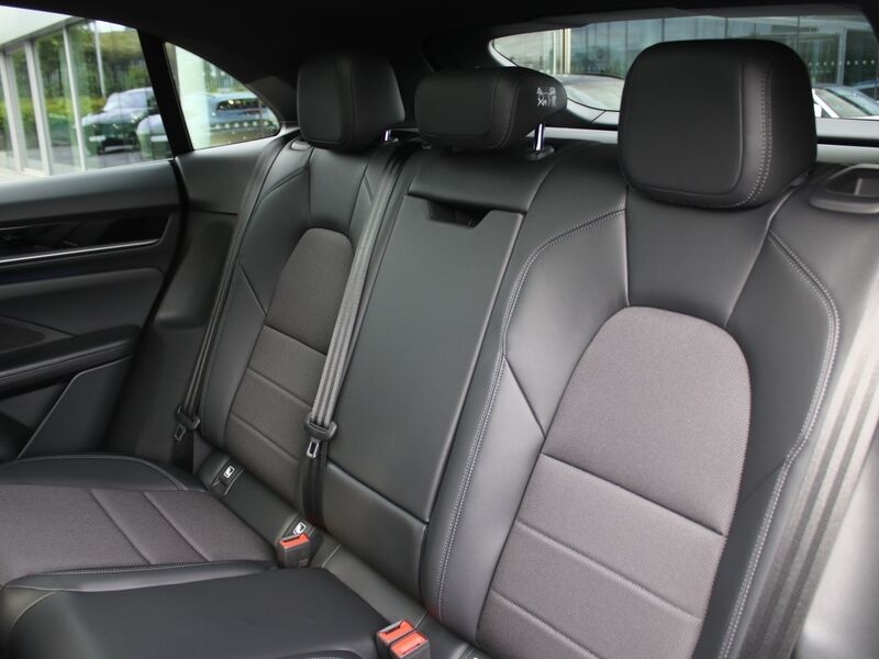 More views of Porsche Macan