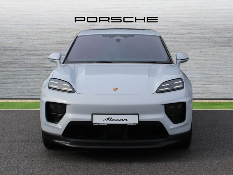 More views of Porsche Macan