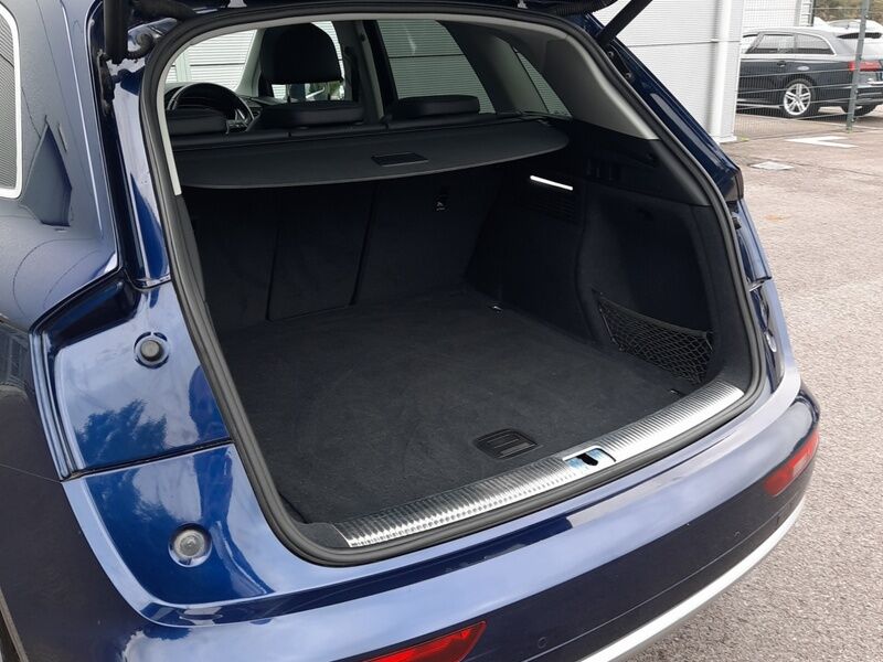 More views of Audi Q5