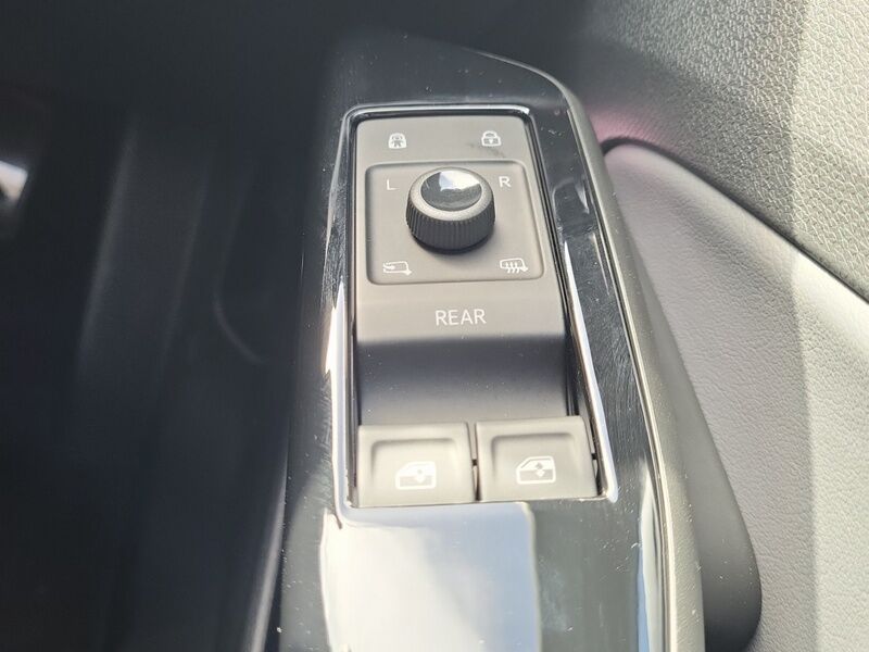 More views of Volkswagen ID.4