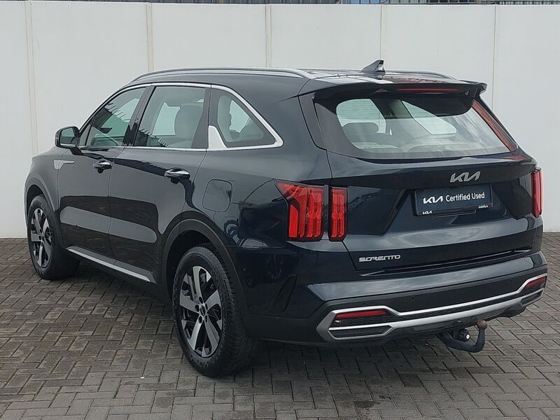 More views of Kia Sorento