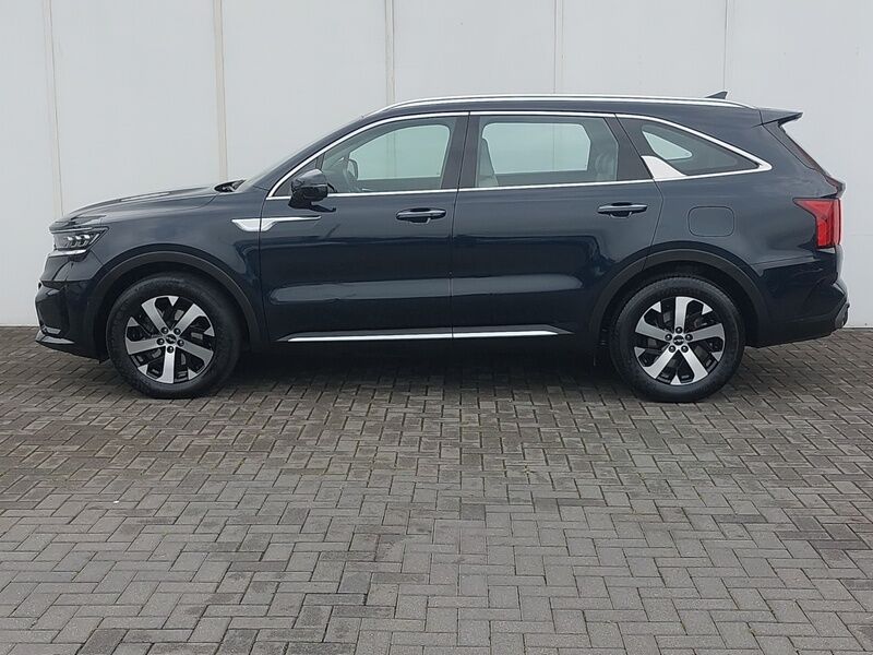 More views of Kia Sorento