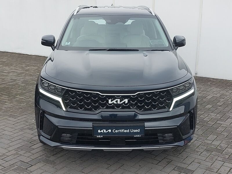More views of Kia Sorento