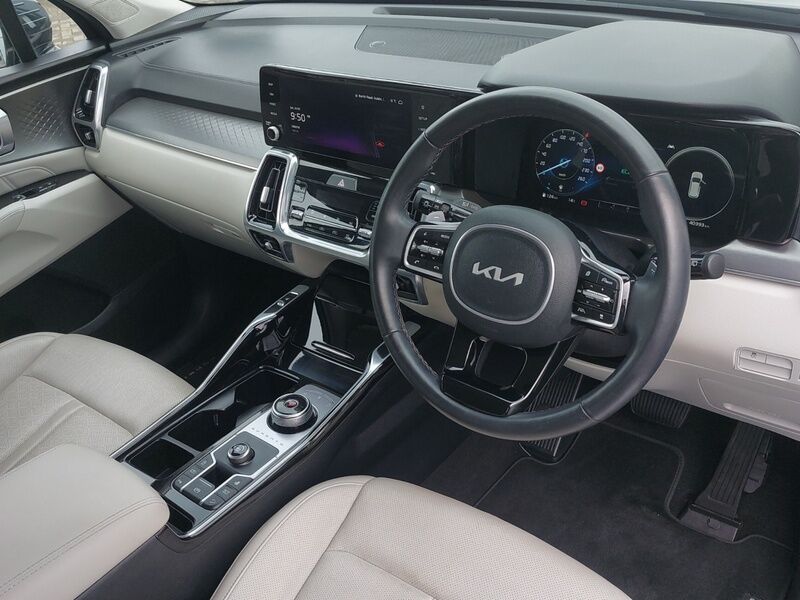More views of Kia Sorento