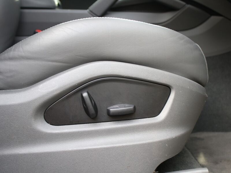 More views of Porsche Cayenne