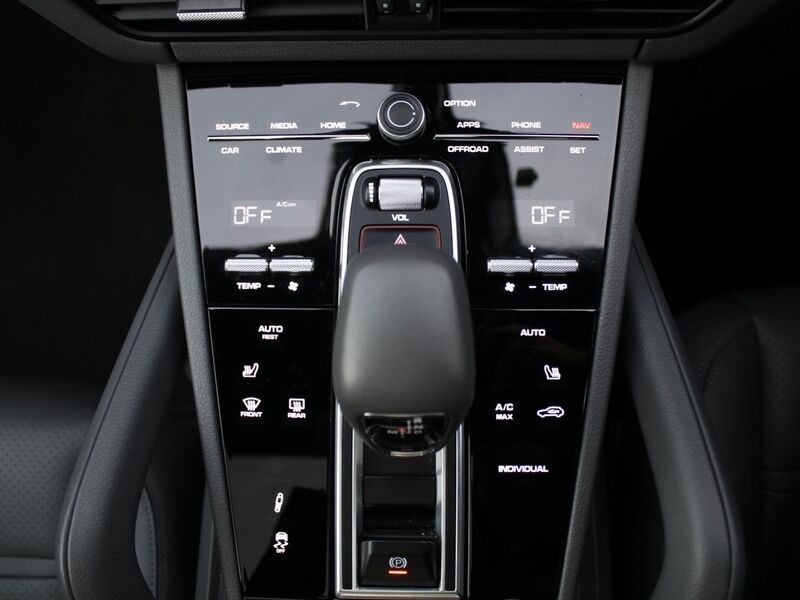 More views of Porsche Cayenne
