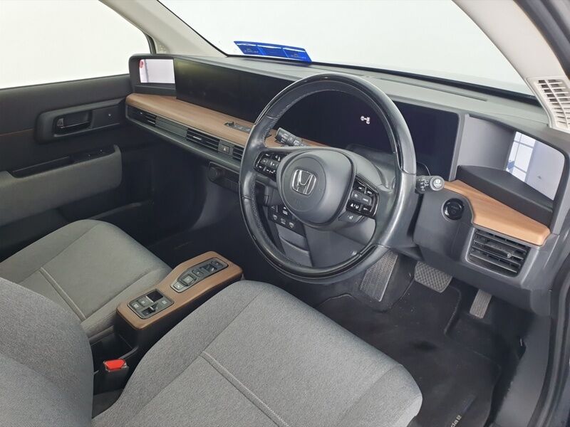 More views of Honda e