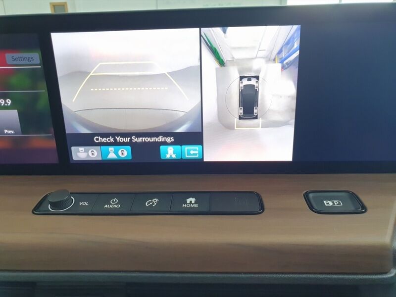 More views of Honda e