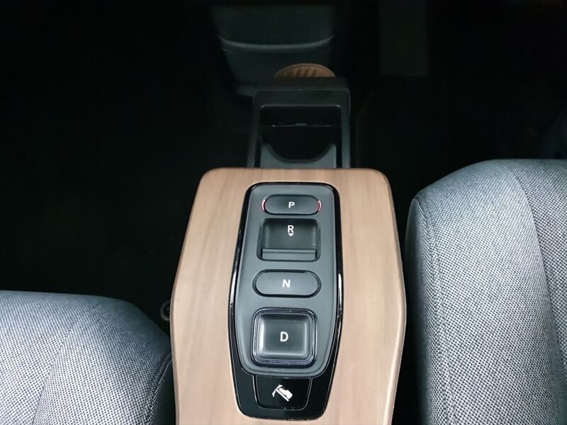 More views of Honda e